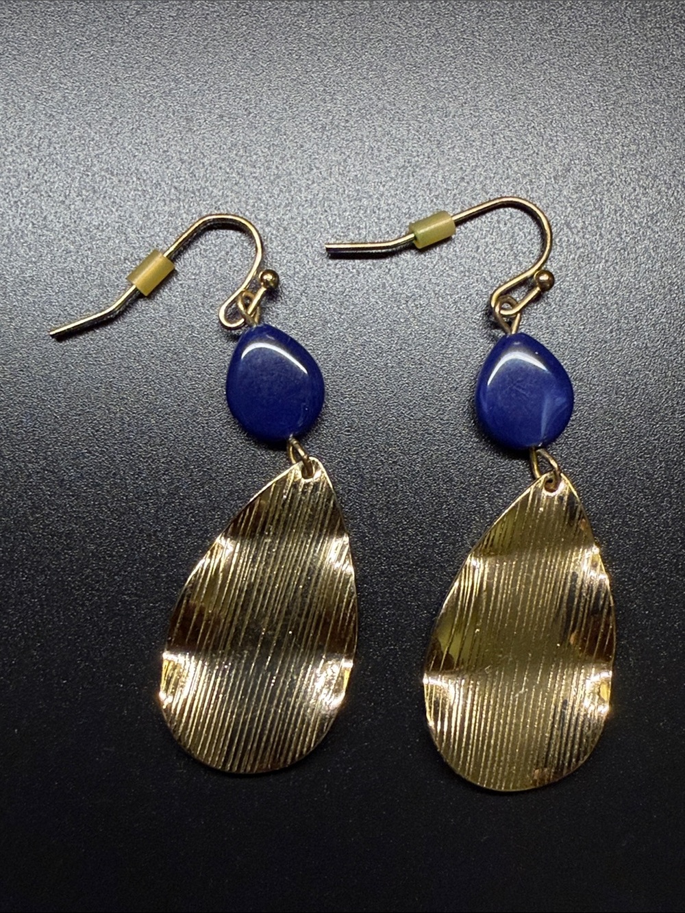 ❤️‍🔥 Gold Wavy Teardrop Dangle Earrings with Blue Accent